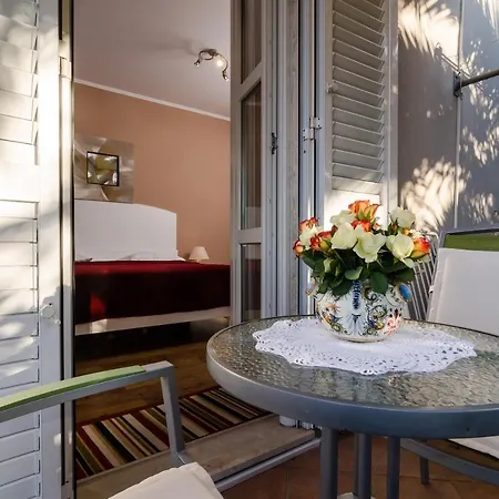 Lydia (adults Only) Pensjonat 3*